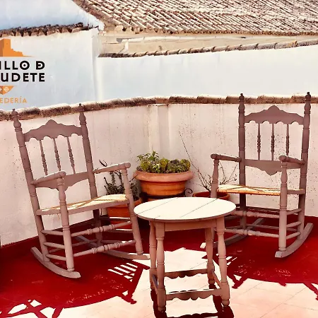 Hospederia Castillo De אורחן אלקאודטה